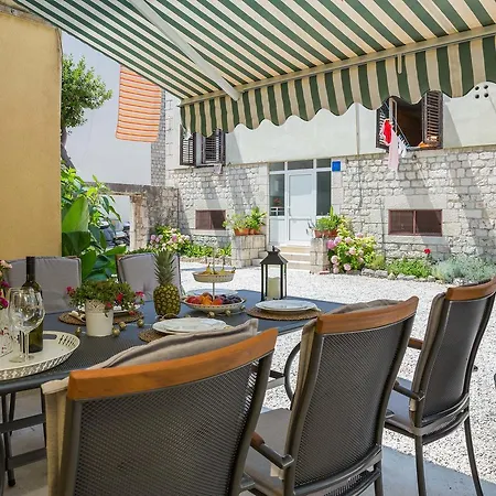 Apartment Pere Trogir Exterior photo