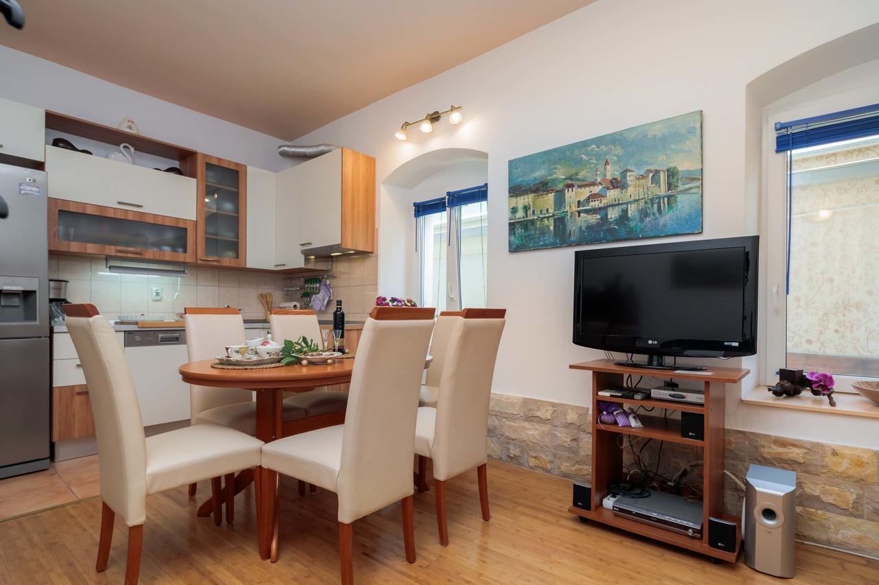 Apartament Pere