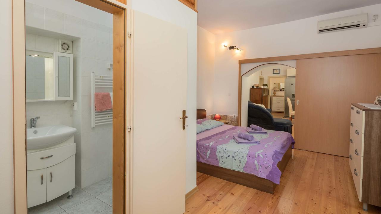 Apartament Pere *